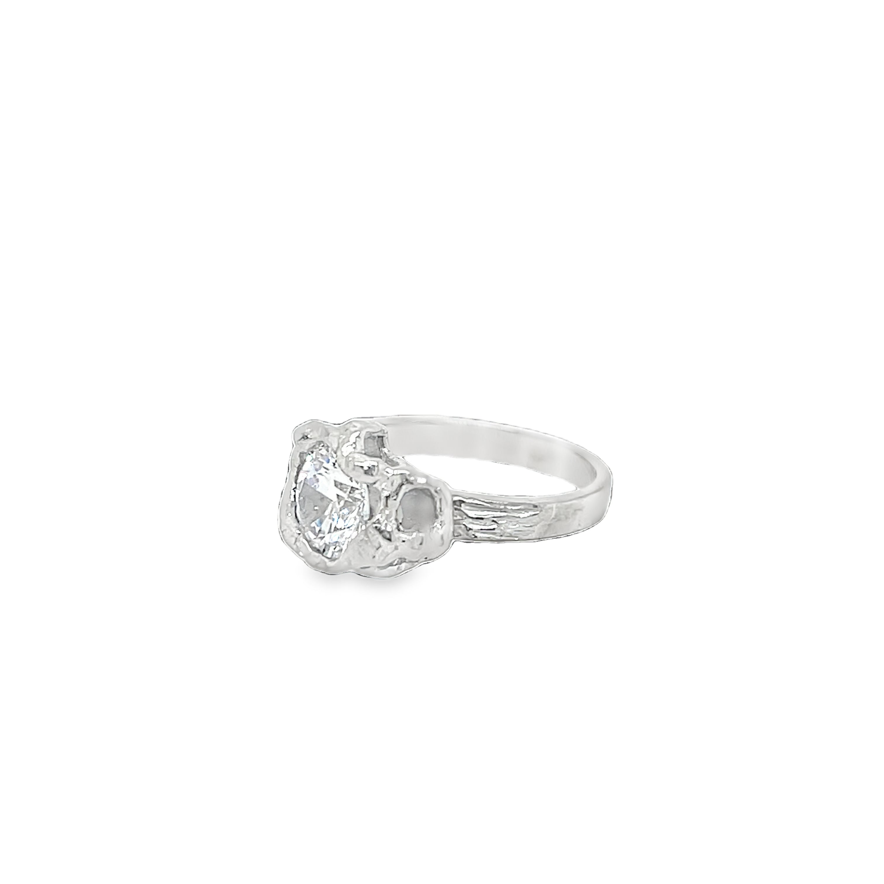 Silver ring with zirconia stone - S